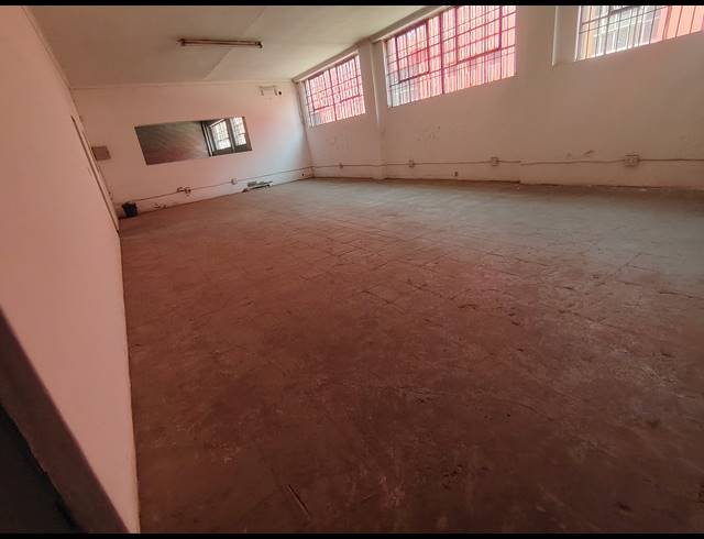 1,125M² WAREHOUSE TO LET IN STEELEDALE